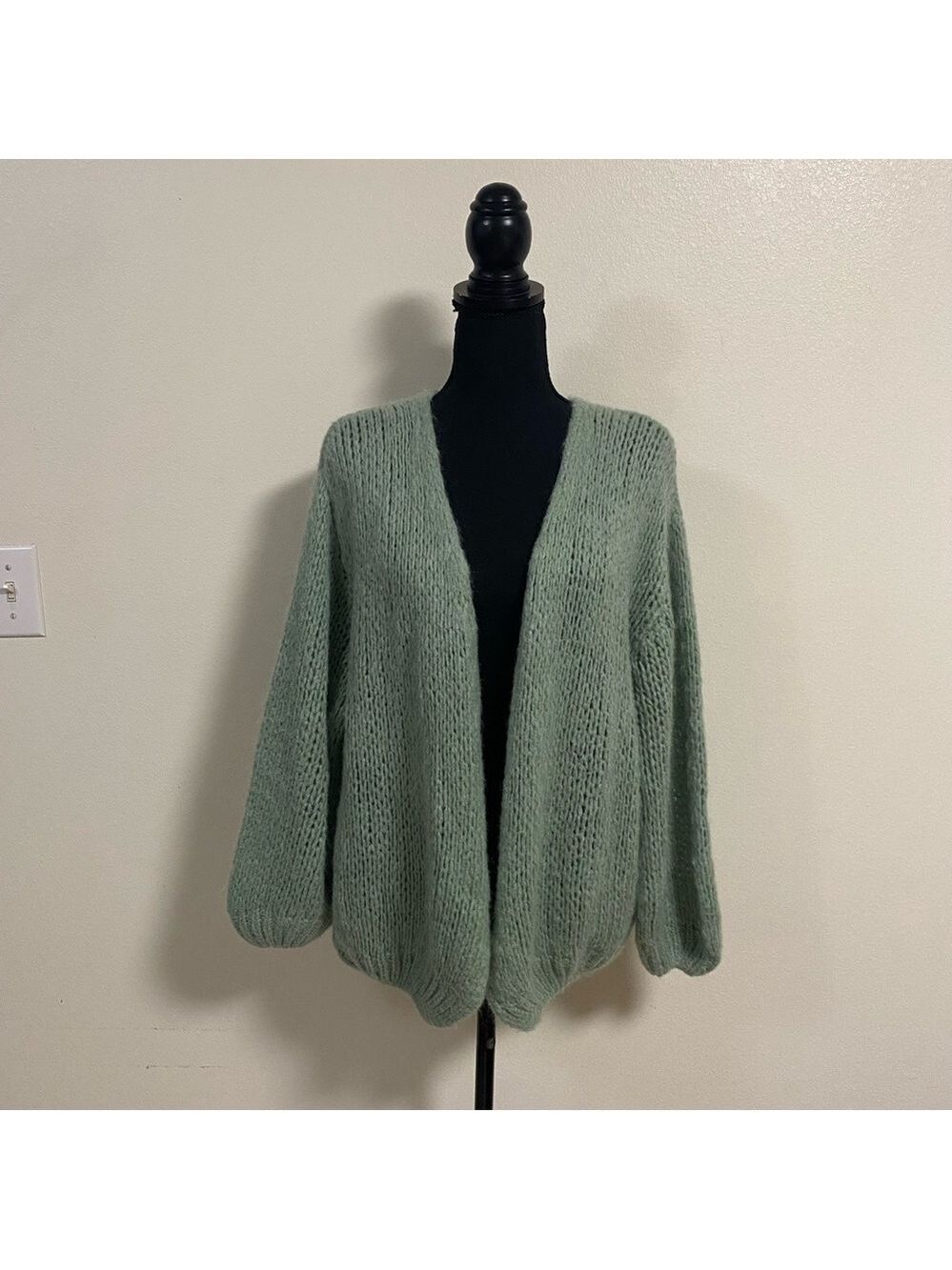 OST Cardigan Women’s Size Large Sage Green Chunky Knit Sweater Cardigan